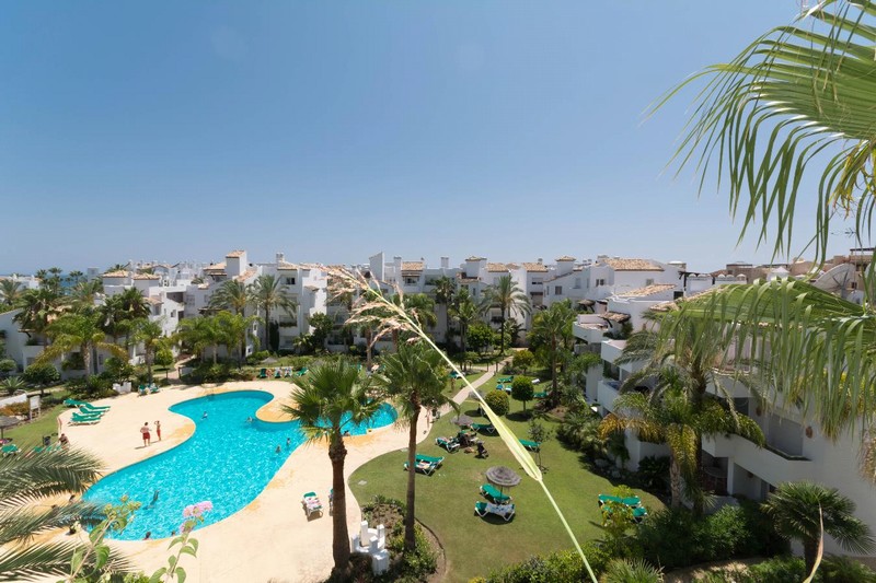 Topfloor appartement op slechts een steenworp afstand van het strand voor 290.000 euro